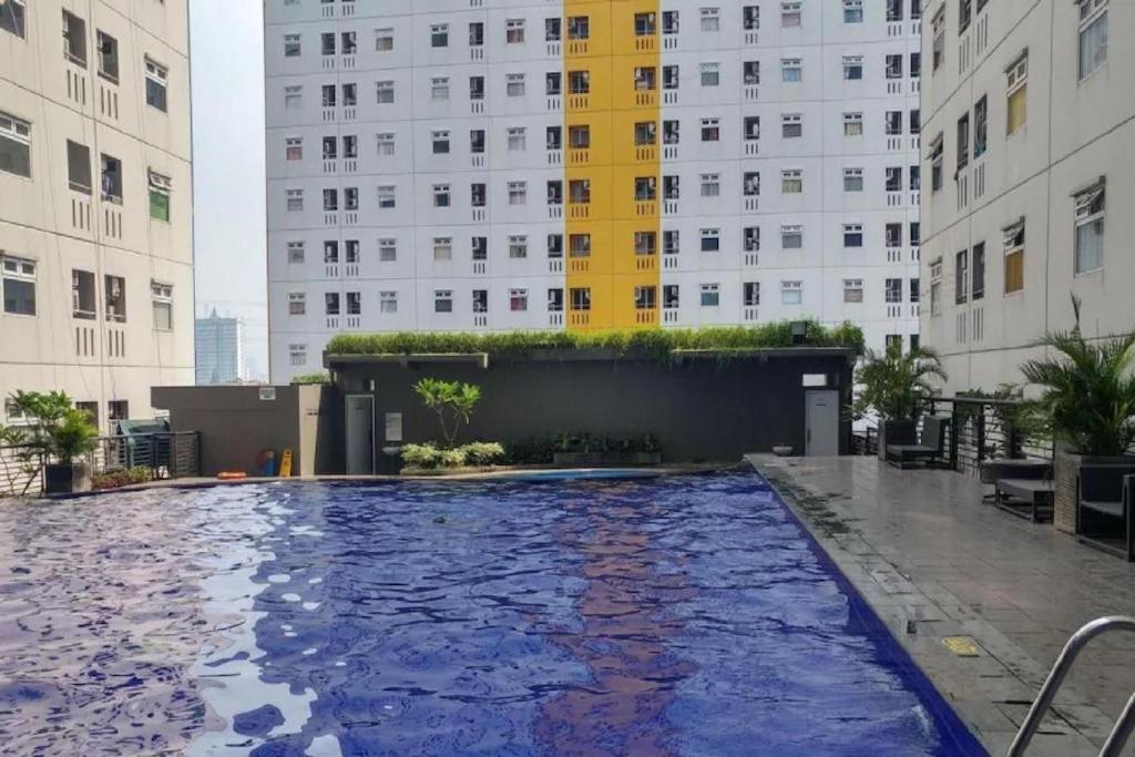 Apartment Green Pramuka Tower Chrysant Jakarta Buitenkant foto